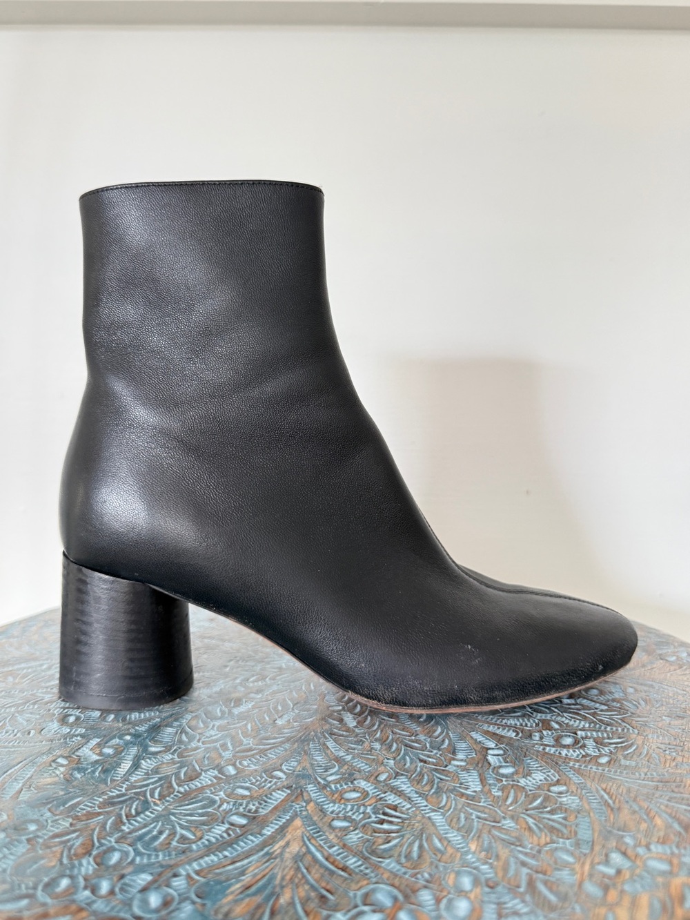 Vince. Black Leather Ankle Boots Cylinder Heel Size 7
